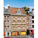 Allianz Tea & Spices Townhouse -- 7-1/4 x 5 x 8-3/16′ 18.3 x 12.5 x 20.8cm, HO, Faller Gmbh 130448