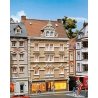 Allianz Tea & Spices Townhouse -- 7-1/4 x 5 x 8-3/16′ 18.3 x 12.5 x 20.8cm, HO, Faller Gmbh 130448