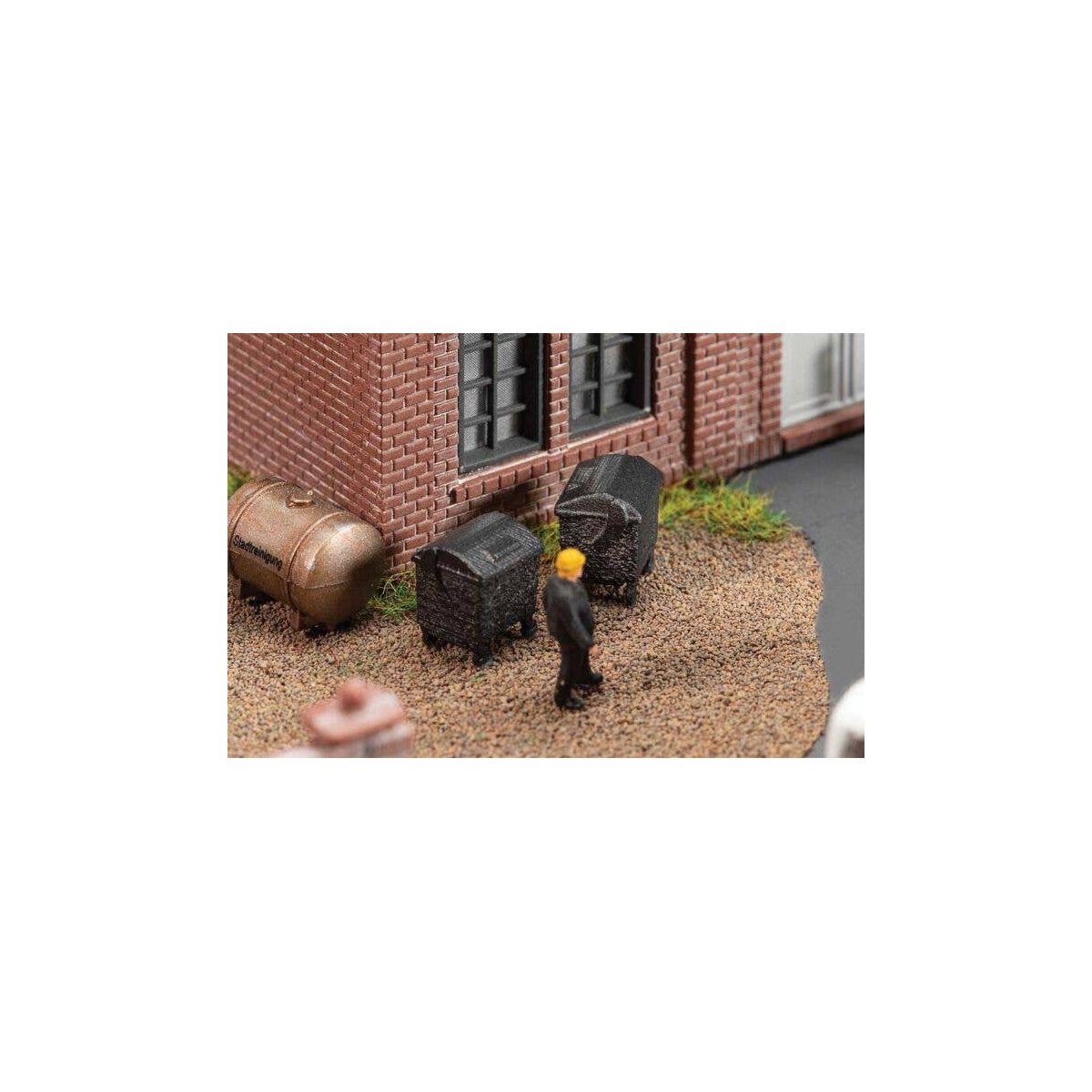 Garbage Dumpster Set - Kit -- 8 Dumpsters on Wheels, 20 Wheeled Garbage Bins, N, Faller Gmbh 272919