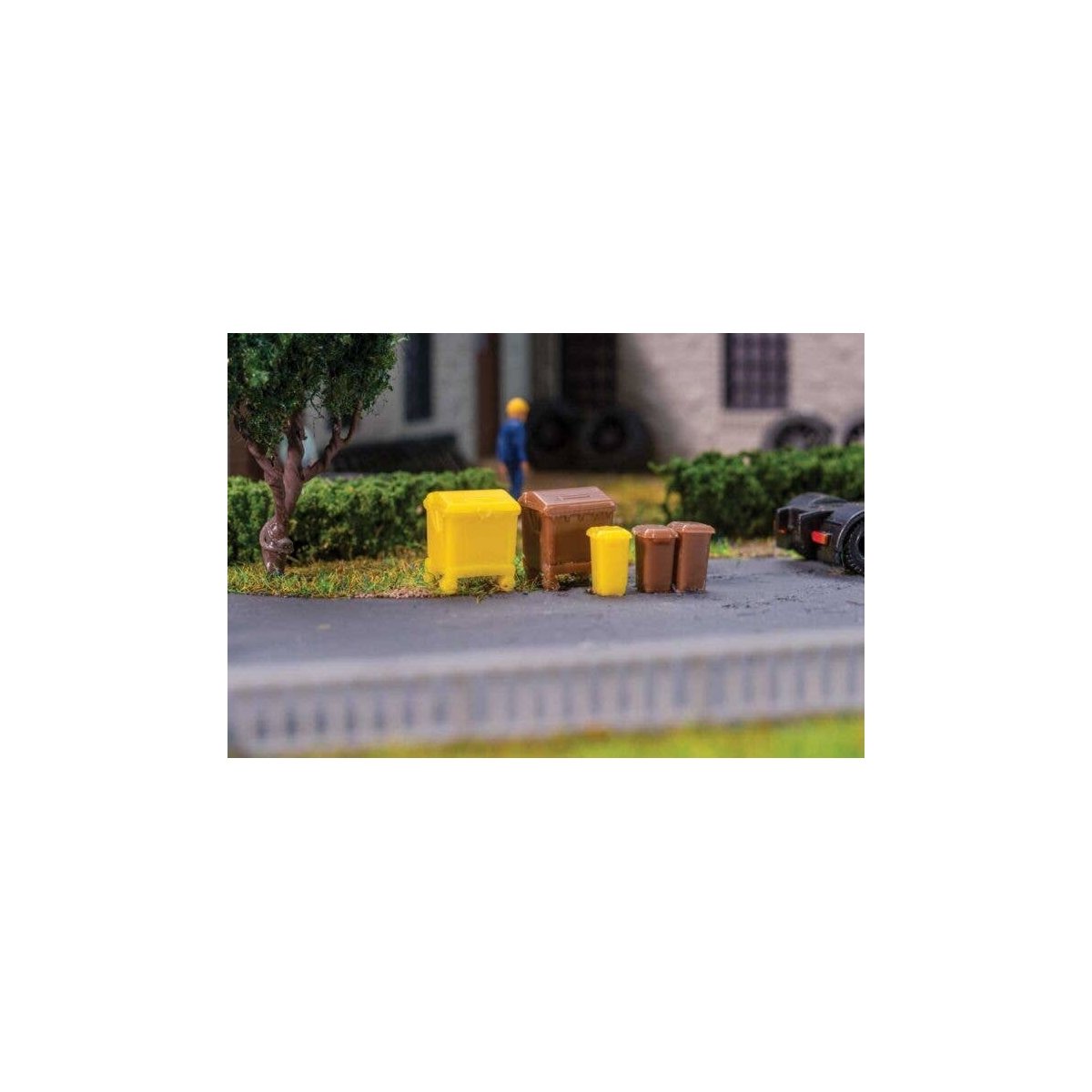 Garbage Bin Set -- 8 Large, 20 Small (brown, yellow), N, Faller Gmbh 272926