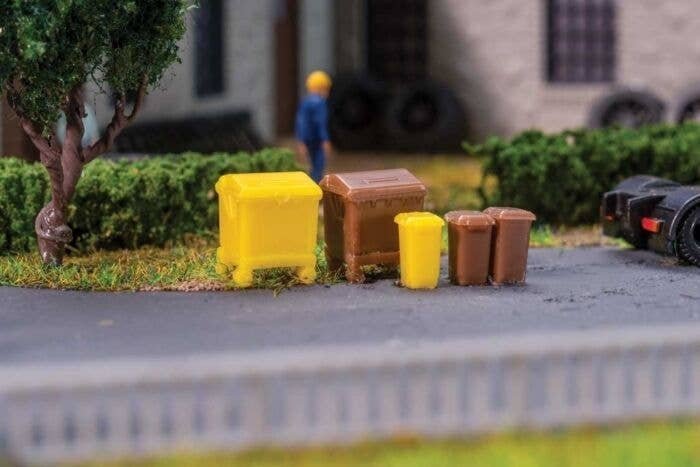 Garbage Bin Set -- 8 Large, 20 Small (brown, yellow), N, Faller Gmbh 272926