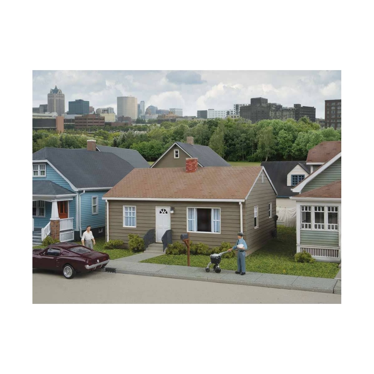 Postwar Prefab House -- Kit - 4-1/4 x 3-1/2 x 2-3/8′ 10.8 x 8.8 x 6cm, HO, Walthers Cornerstone 4152