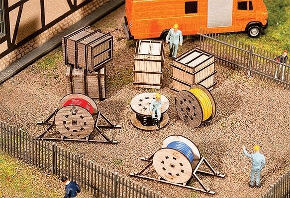 Wood Crates & Cable Reels - Kit (Laser-Cut Wood) -- 4 Crates, 4 Reels, 2 Reels w/Support/Transport , HO, Faller Gmbh 180617