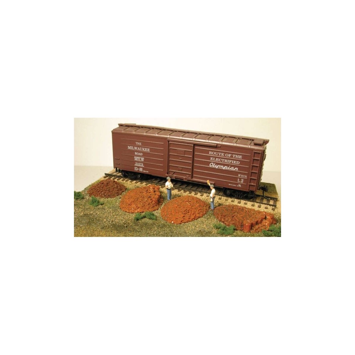 Railroad Tie Plate Piles, HO, Monroe Models 2107