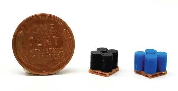 4 Blue Drums and 4 Black Drums on Pallets, N, All Scale Miniatures 1600946