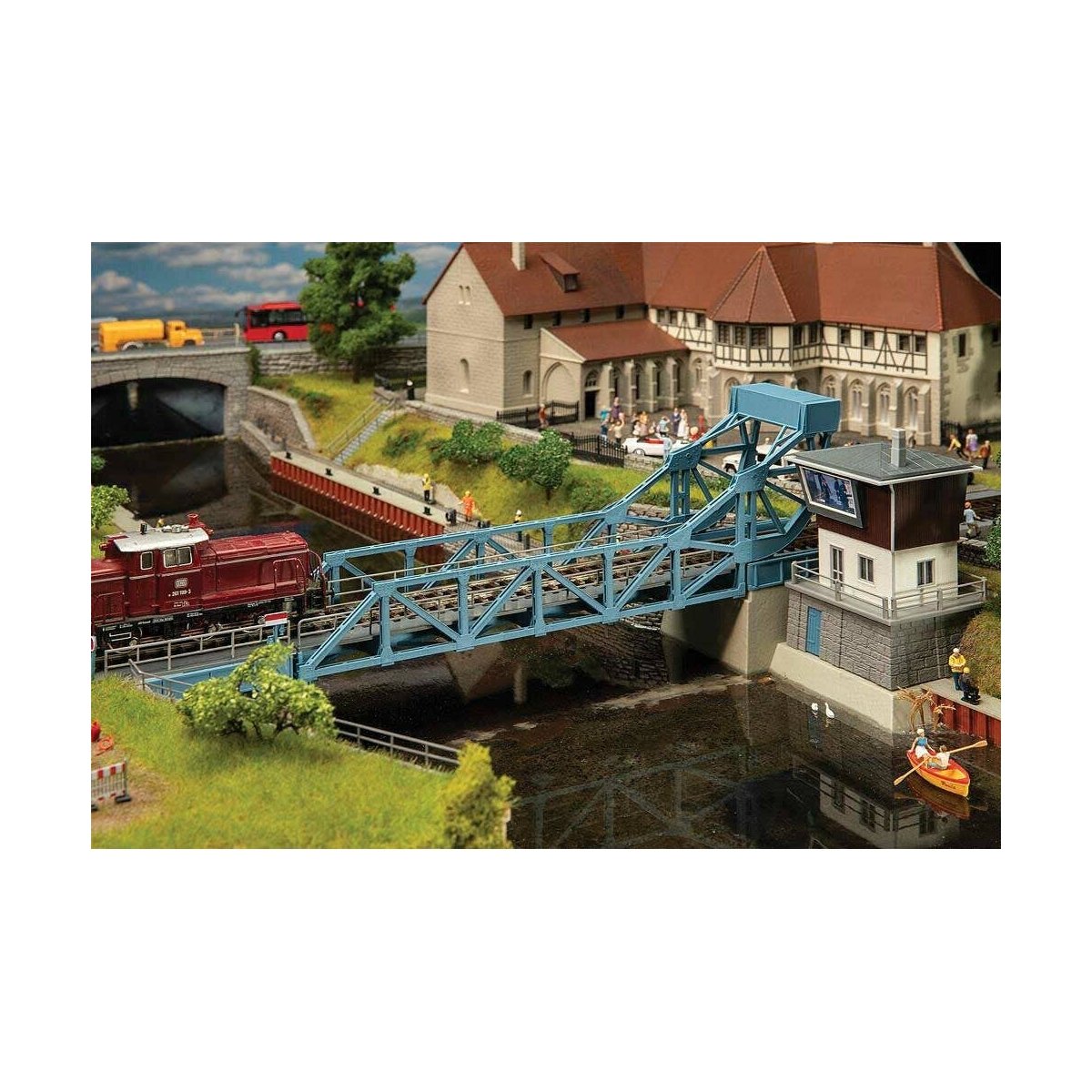 Motorized Folding Bascule Bridge -- Kit - 15-11/16 x 6-7/16 x 5-9/16′ 39.9 x 16.4 x 14.1cm, HO, Faller Gmbh 120506