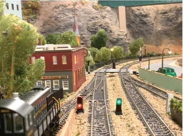 DVTSB2-2 Turnout Signals for 2 Wire Snap Bipolar Switch Machines Kit -- Kit Includes 3 Dwarf Signals, Con, N, Dwarvin TSB22