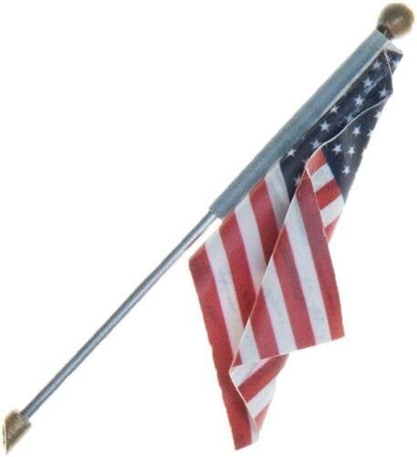 Wall-Mount U.S. Flag - Just Plug(TM) -- Large - 2-1/2′ 6.4cm, All Scales, Woodland Scenics 5955