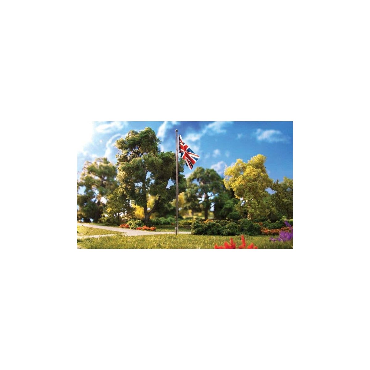 Flag Pole with Union Jack Flag - Just Plug(TM) -- Medium - 4-1/8′ 10.4cm Tall, All Scales, Woodland Scenics 5959