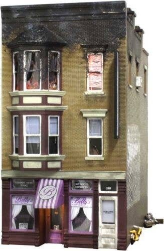 Betty′s Burning Building - Built & Ready Landmark Structures(R) -- Assembled & Lighted - 2 31/32, HO, Woodland Scenics 5051