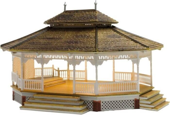 Built-&-Ready Landmark Structures(R) - Assembled -- Grand Gazebo - 6-5/16 x 5-9/32′ 16 x 13.4cm, HO, Woodland Scenics 5035