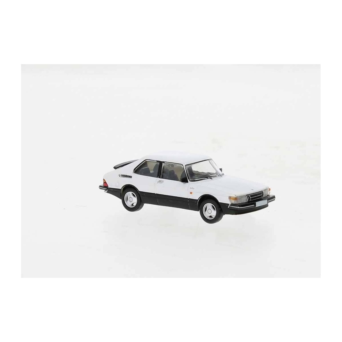 1986 Saab 900 Turbo - Assembled -- White, Black, HO, Brekina Automodelle PCX870648