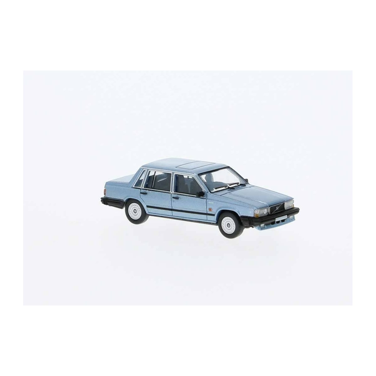 1984 Volvo 740 Sedan - Assembled -- Metallic Light Blue, HO, Brekina Automodelle PCX870661
