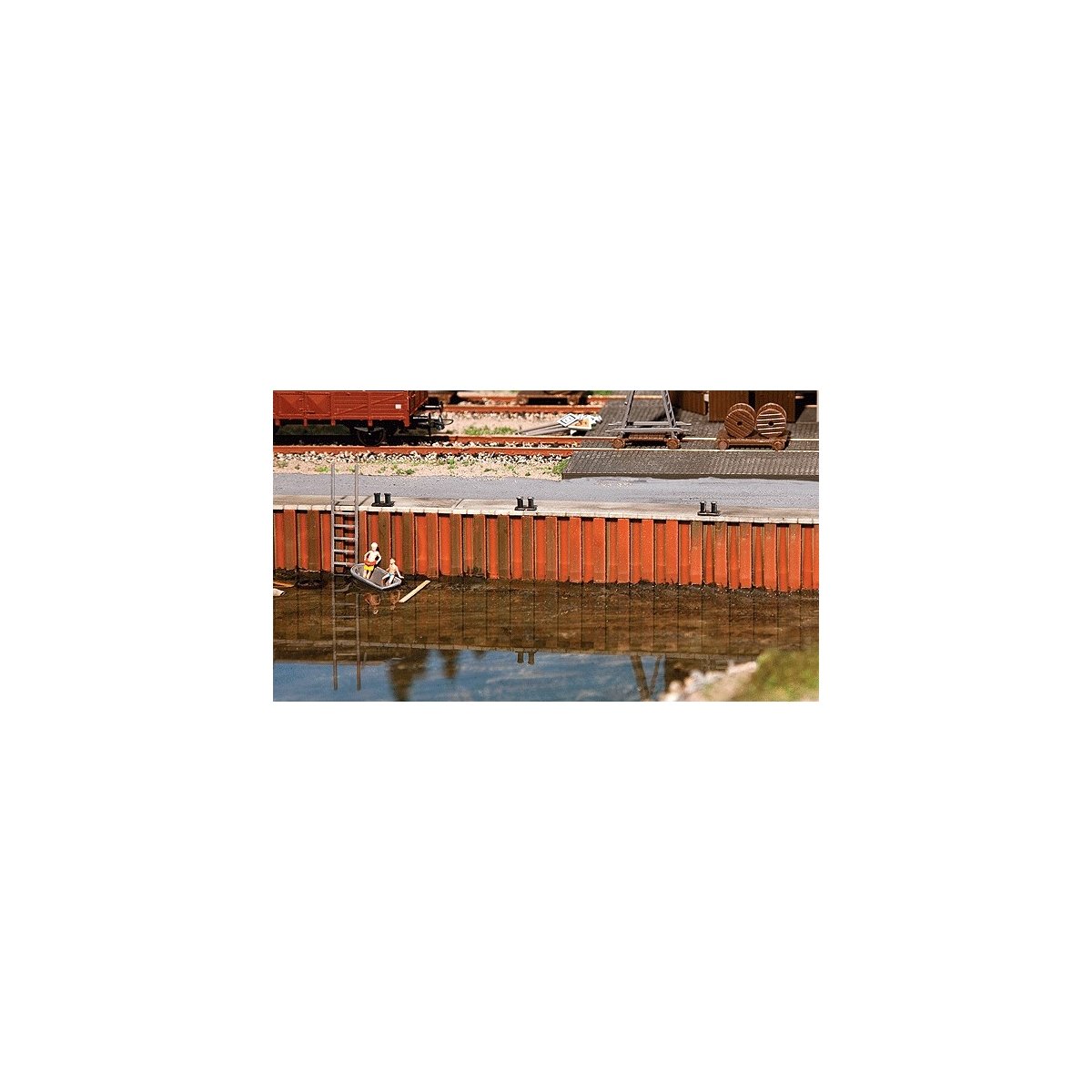 Wharf Wall - Kit -- 20-1/2 x 5/8 x 1-5/8 52 x 1.6 x 4.2cm, HO, Faller Gmbh 131012