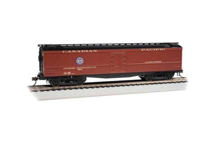 50′ Wood Express Reefer - Ready to Run -- Canadian Pacific 5604 (maroon, black), HO, Bachmann Industries 75701
