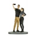 Couple Snapping Selfie with Working Smartphone Flash, HO, Viessmann Modellspielwaren 1559