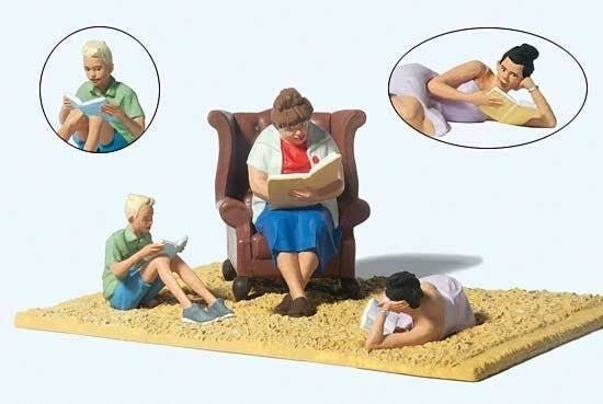 Reading Fever -- 3 Reading Figures, Armchair, G, Preiser Kg 44939
