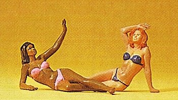 Reclining Women on Beach, G, Preiser Kg 45017