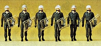 German Riot Police -- With Shields At Side, HO, Preiser Kg 10392