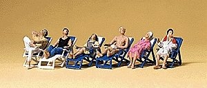 Sport & Recreation -- Seated People on Folding Deck Chairs, HO, Preiser Kg 10437