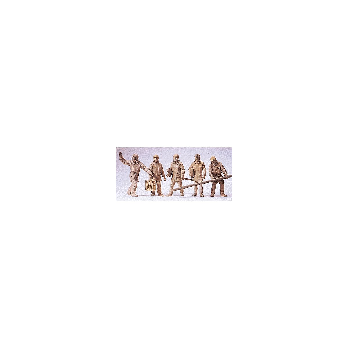 Emergency - Modern German Firefighters - Unpainted Figure Set -- Arriving at Scene - Carrying Equipme, HO, Preiser Kg 10484