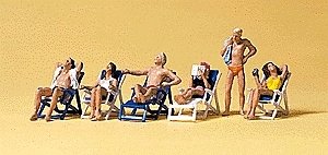 Recreation & Sports -- Sunbathers on Folding Chairs, HO, Preiser Kg 10431