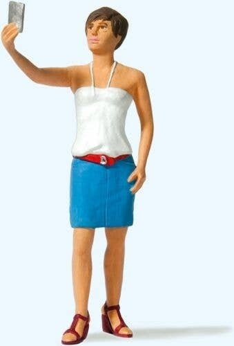 Woman Taking a Selfie, G, Preiser Kg 45524