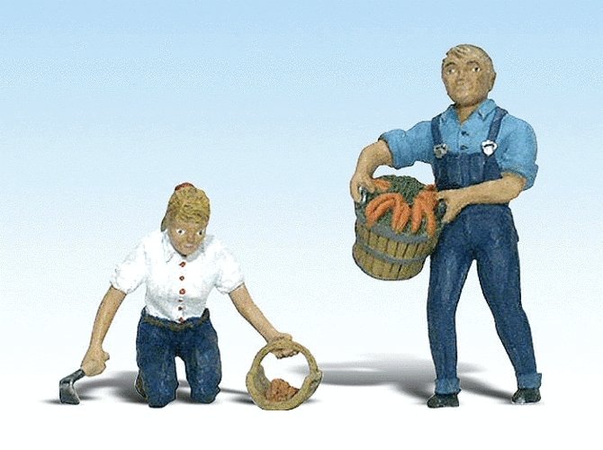 Scenic Accents(R) Figures -- Gus & Gertie Gardener, G, Woodland Scenics 2541