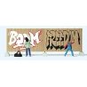 Graffiti Artists -- 2 Figures & Fence, HO, Preiser Kg 10334