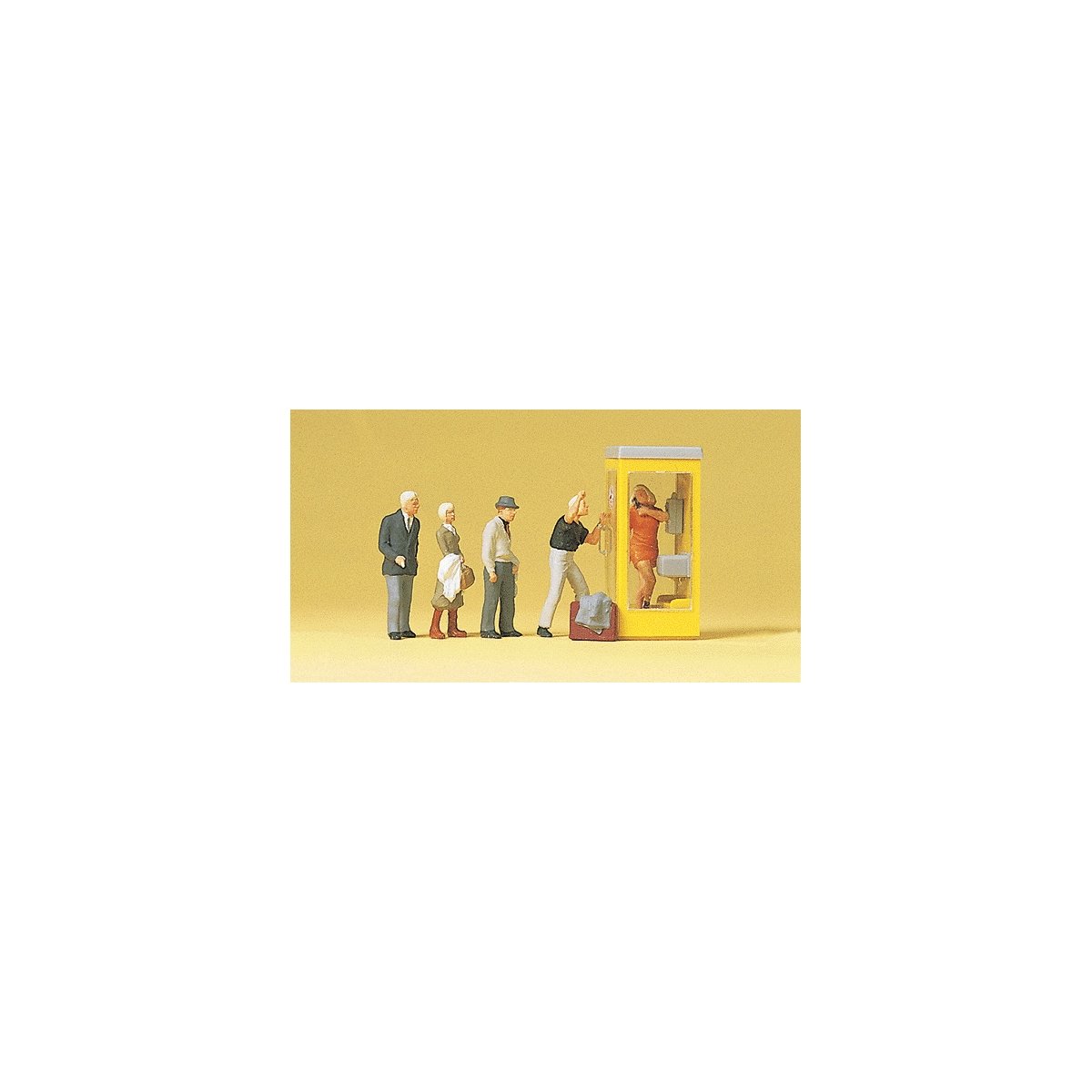 Pedestians -- Waiting Persons At The Telephone Booth (5 Figures, 1 Phone Booth), HO, Preiser Kg 10523