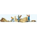 Stacking Firewood -- 3 People & Accessories, HO, Preiser Kg 10707