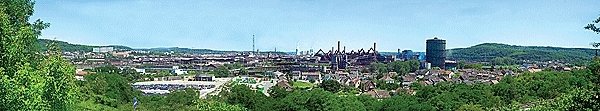 Background Scene - 105 x 15-3/4′ 270 x 40cm -- Industrial Area, HO, Faller Gmbh 180510