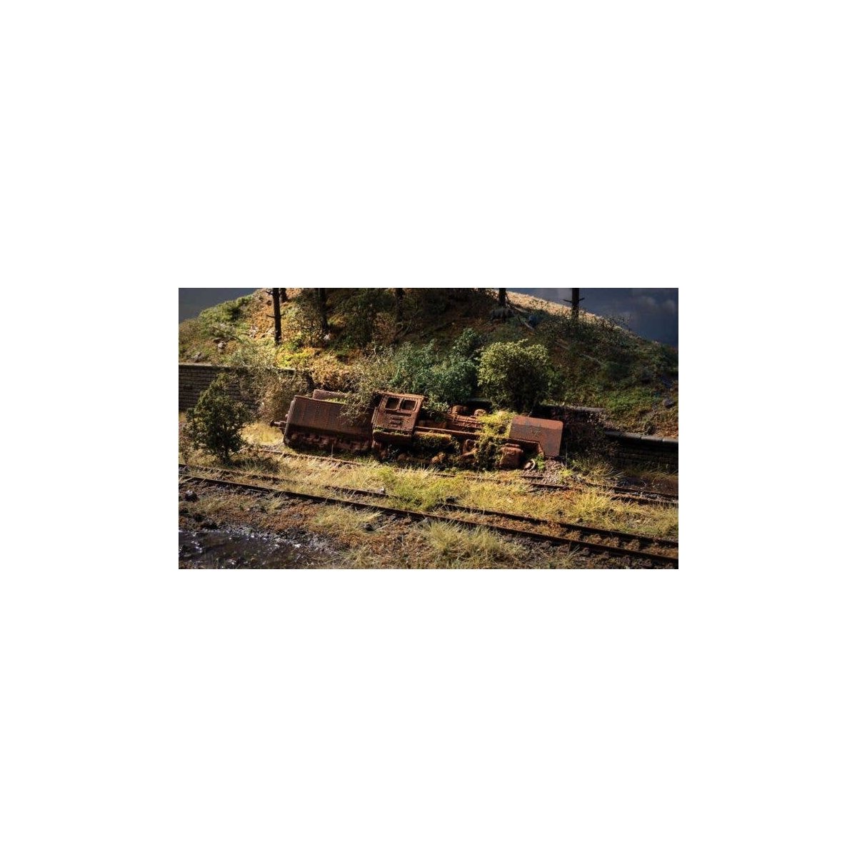 Abandoned Derailed EuropeanSteam Locomotive Hard-Foam Diorama - Kit -- Loco on Base 9-7/16 x 4 x, HO, Noch Gmbh & Co 60763