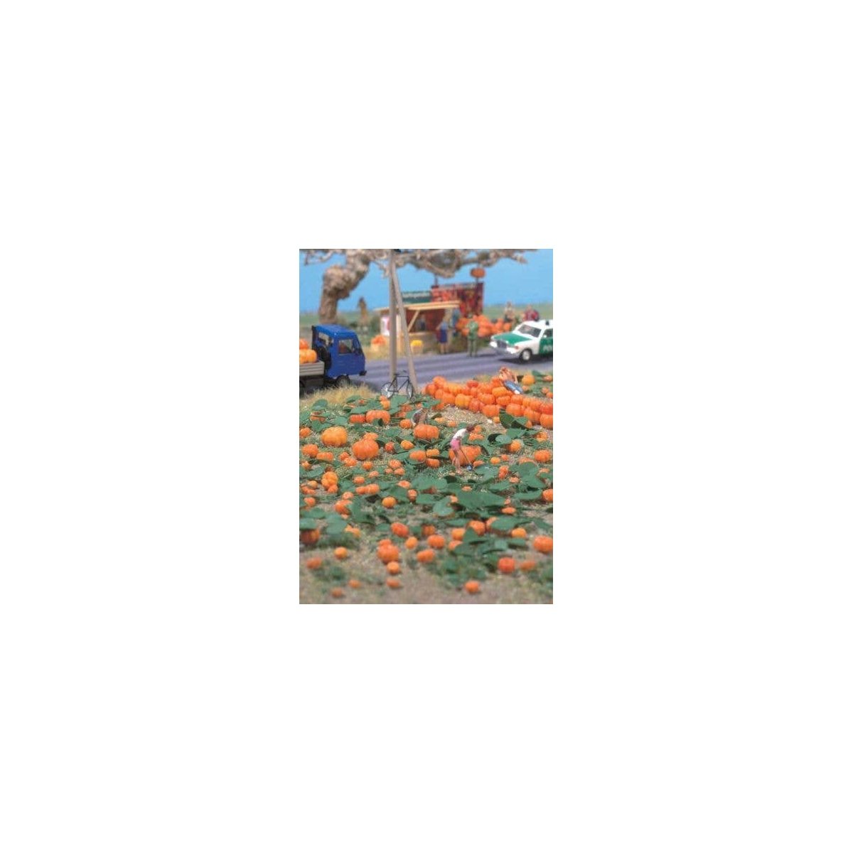 Pumpkin Patch -- Kit - 80 pumpkins (assorted sizes) & eight vines, HO, Walthers SceneMaster 1115