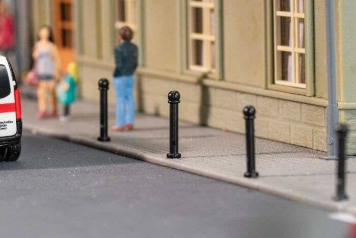 Iron Bollards/Barriers -- pkg(10), HO, Faller Gmbh 180998