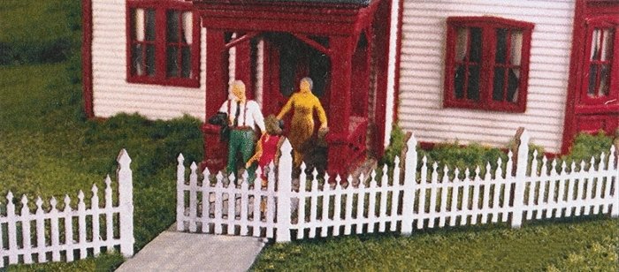 Ornate Picket Fence - Kit -- 170` Scale, 23-1/2` 59.7cm, HO, Monroe Models 2308