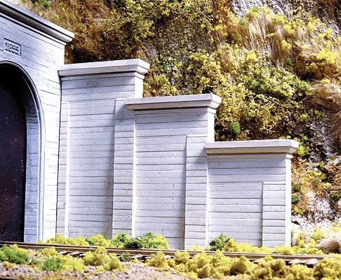 Concrete Stepped Tunnel Abutment -- 4-1/2 x 3-1/2′ 11.4 x 8.9cm pkg(2), HO, Chooch Enterprises 8421