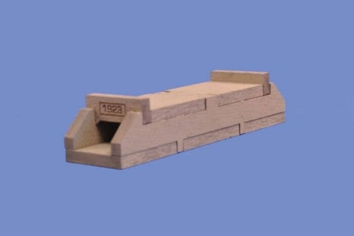 Concrete Box Culvert -- 2-7/8 x 3/4 x 1/2′ 7.3 x 1.9 x 1.3cm, HO, Blair Line 2808