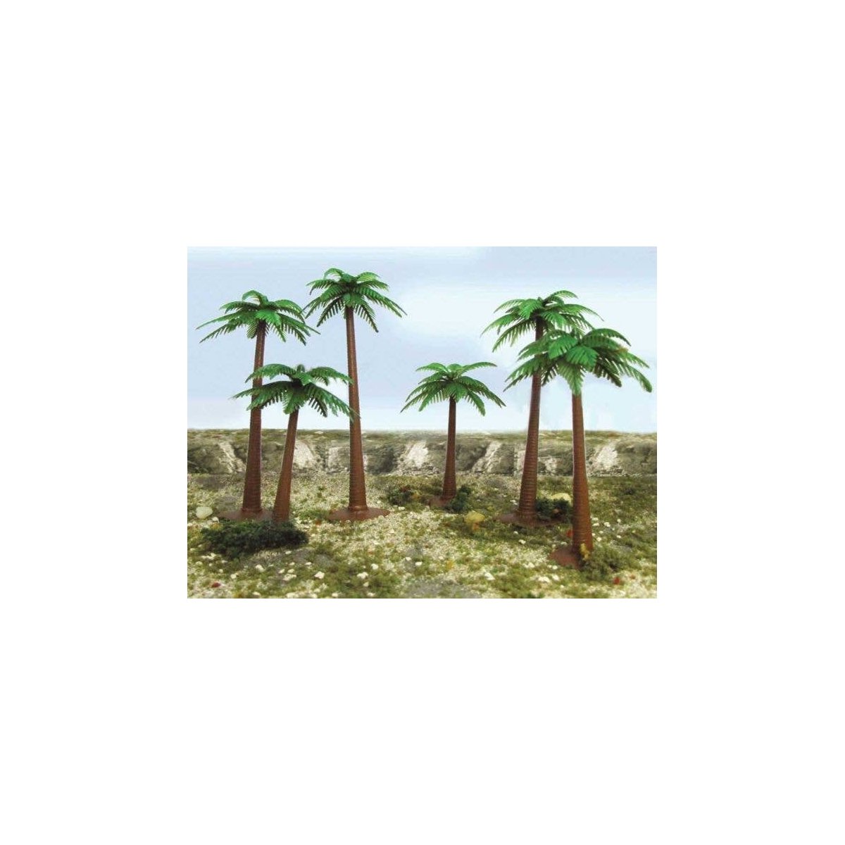 Palm Trees - SceneScapes(TM) -- 4 - 6′ Tall pkg(6), HO, Bachmann Industries 32015