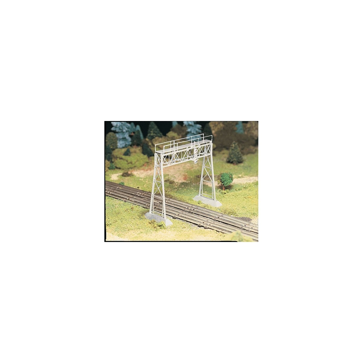 Plasticville U.S.A.(R) Classic Kits -- Signal Bridge (silver), O, Bachmann Industries 45623