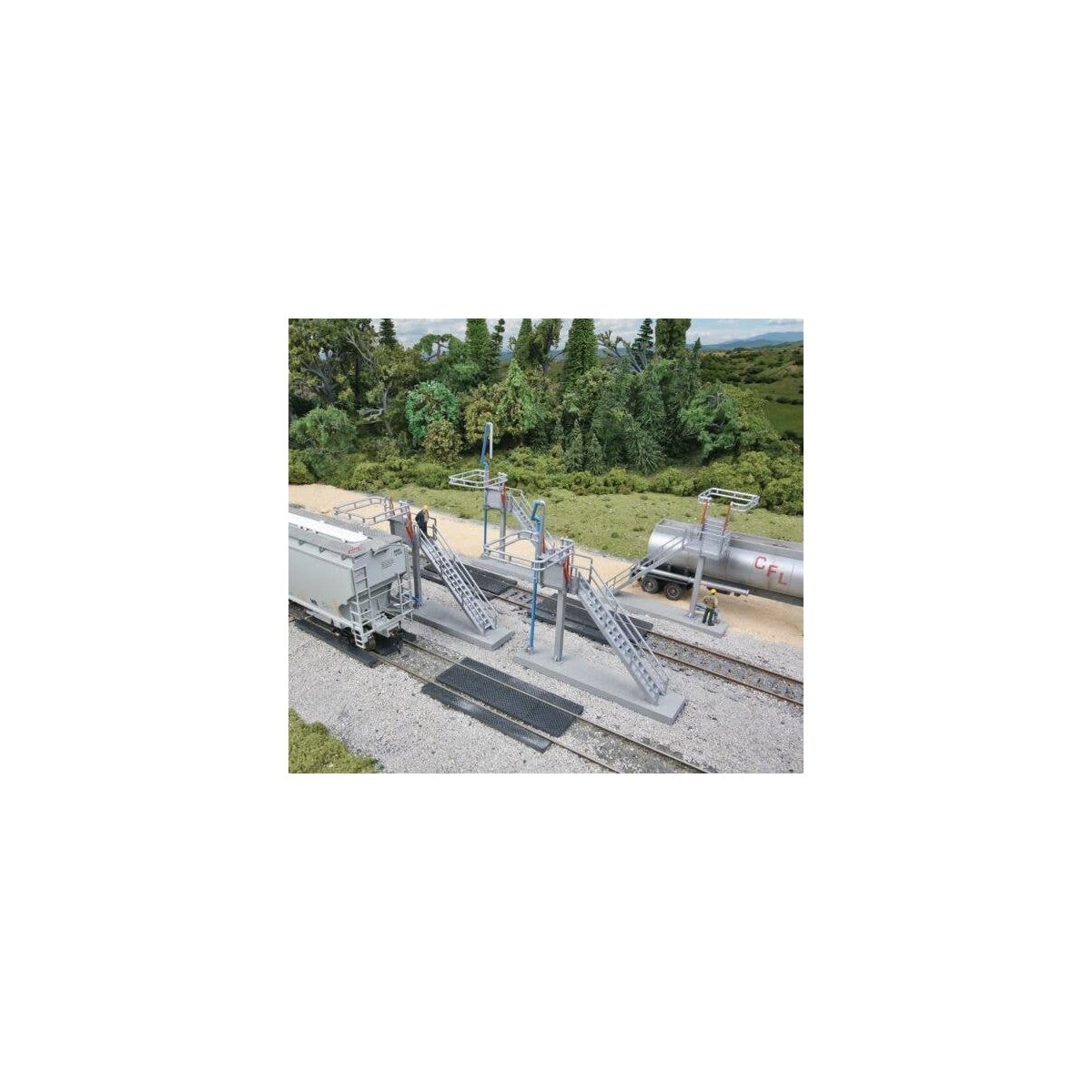 Modern Loading Racks pkg(4) -- Kit - Each 3-1/8 x 1-11/16 x 4′ 7.9 x 4.2 x 10.1cm, HO, Walthers Cornerstone 4037