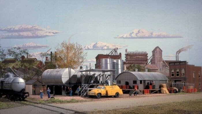 Interstate Fuel & Oil -- Kit, HO, Walthers Cornerstone 3006