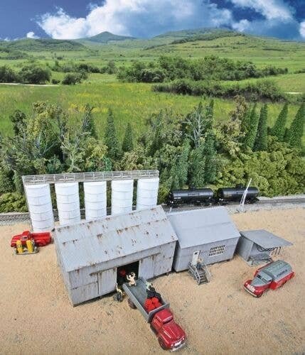 Trackside Oil Dealer with Storage Tanks -- Kit, HO, Walthers Cornerstone 4059