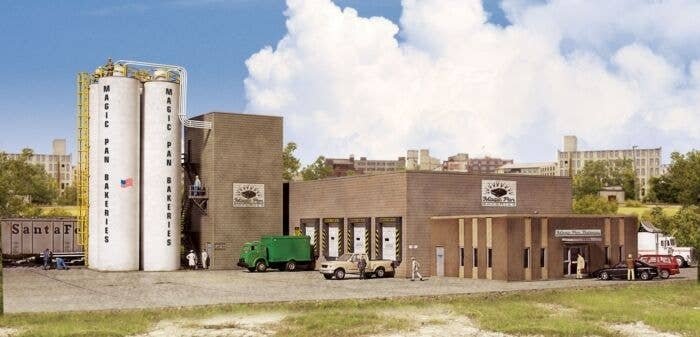 Magic Pan Commercial Bakery -- Kit - 16 x 8 x 3-1/2′ 40.6 x 20.3 x 8.8cm, HO, Walthers Cornerstone 2915