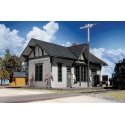 Golden Valley Depot -- Kit - 6-1/2 x 3-3/8 x 4′ 16.2 x 8.4 x 10cm, HO, Walthers Cornerstone 3532