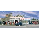 Al`s Victory Service Gas Station -- Kit - 3-1/4 x 2-1/4` 8.1 x 5.6cm, N, Walthers Cornerstone 3243