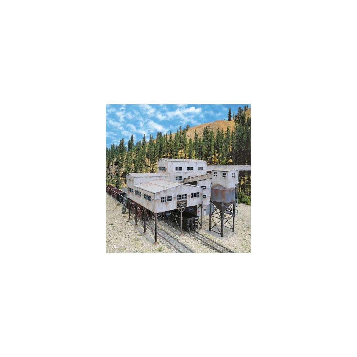 Diamond Coal Corporation -- Kit - 19-3/8 x 13-3/16 x 7-1/2′ 49.2 x 33.4 x 19cm, HO, Walthers Cornerstone 4046