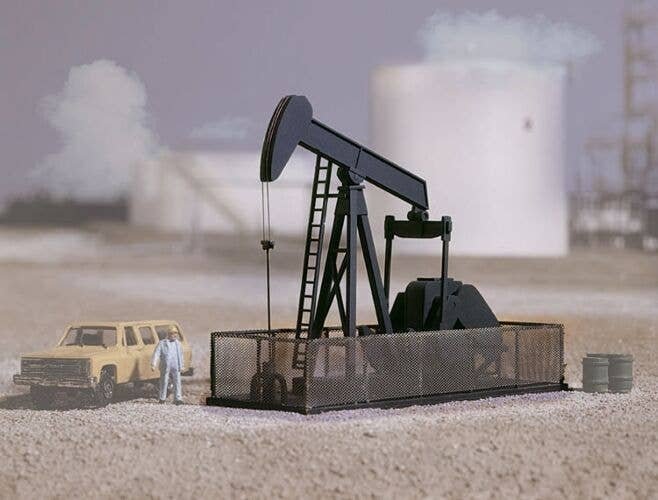 Walking Beam-Horse Head Oil Pump -- Kit - 4-1/4 x 1-5/8 x 3′ 10.8 x 4 x 7.6cm, HO, Walthers Cornerstone 3170