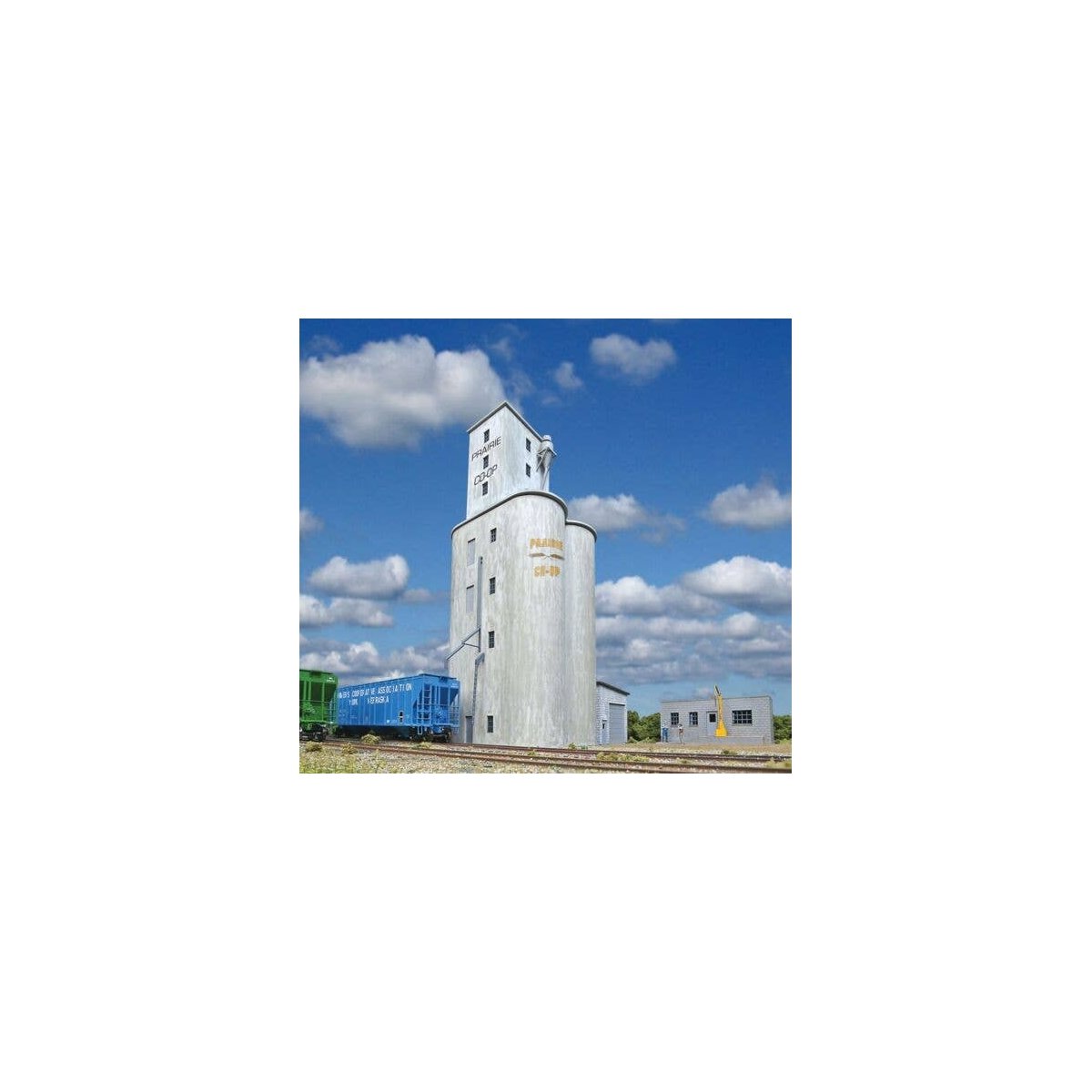 Prairie Co-Op Elevator -- Kit - 5-1/8 x 7-1/4 x 12′ 13 x 18.4 x 30.4cm, HO, Walthers Cornerstone 4047