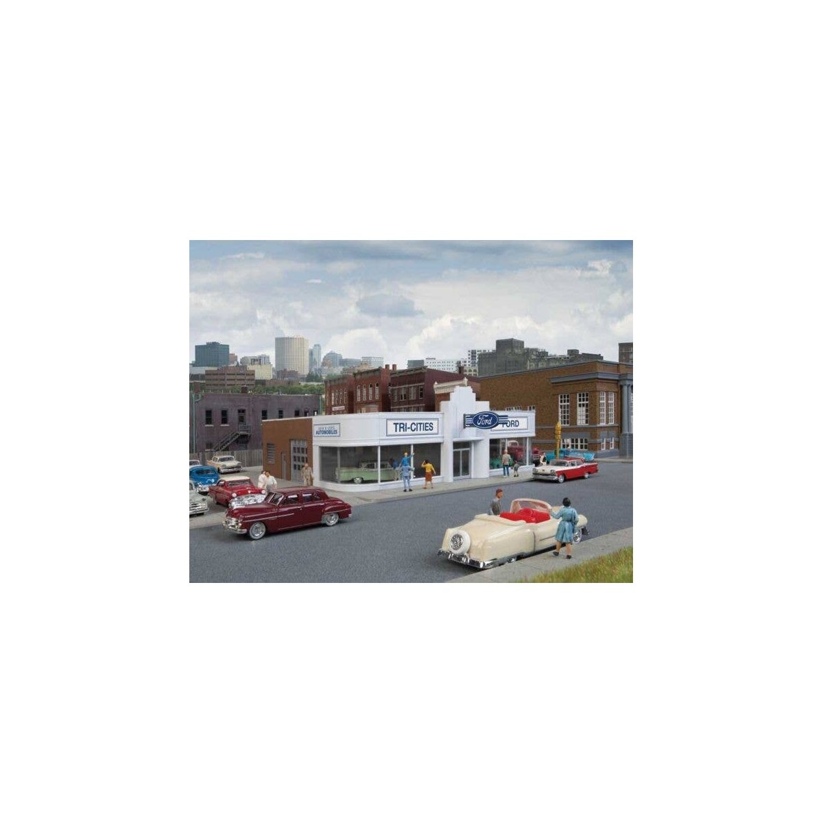 Vintage Ford Auto Dealer -- Kit - 7-7/8 x 6-7/8 x 3′ 20 x 17.4 x 7.6cm, HO, Walthers Cornerstone 3490